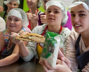 feestje actiefiche wereldwinkel op school