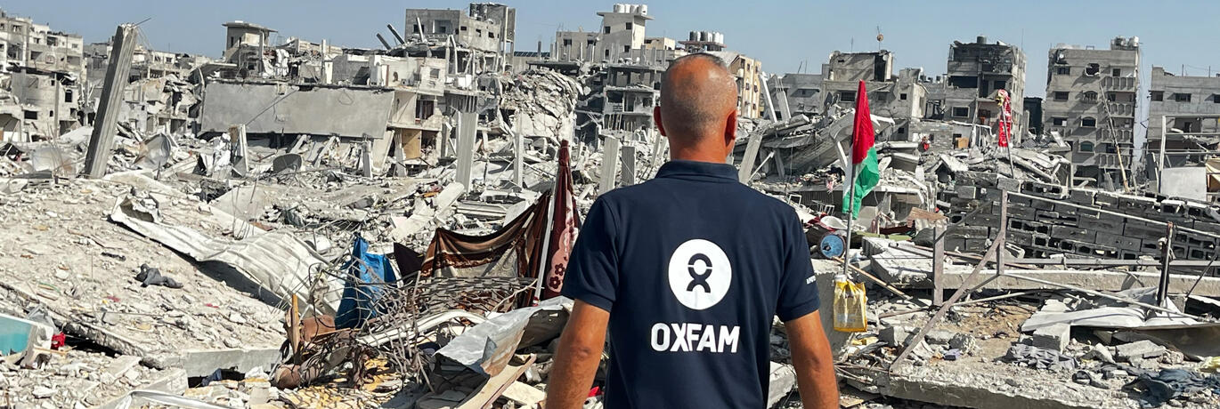 Oxfam collega Ihab staat in Gaza Stad nadat een tijdelijk wapenstilstand afgeroepen werd.